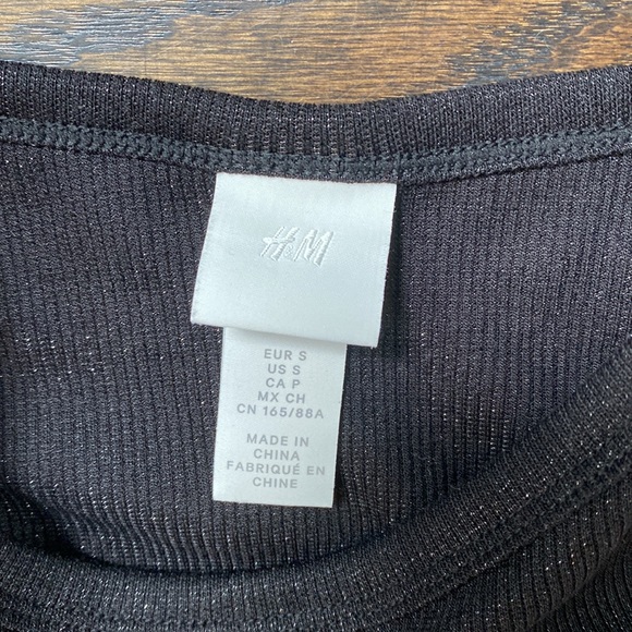 H&M Cropped sparkly black halter tank top - Picture 3 of 3